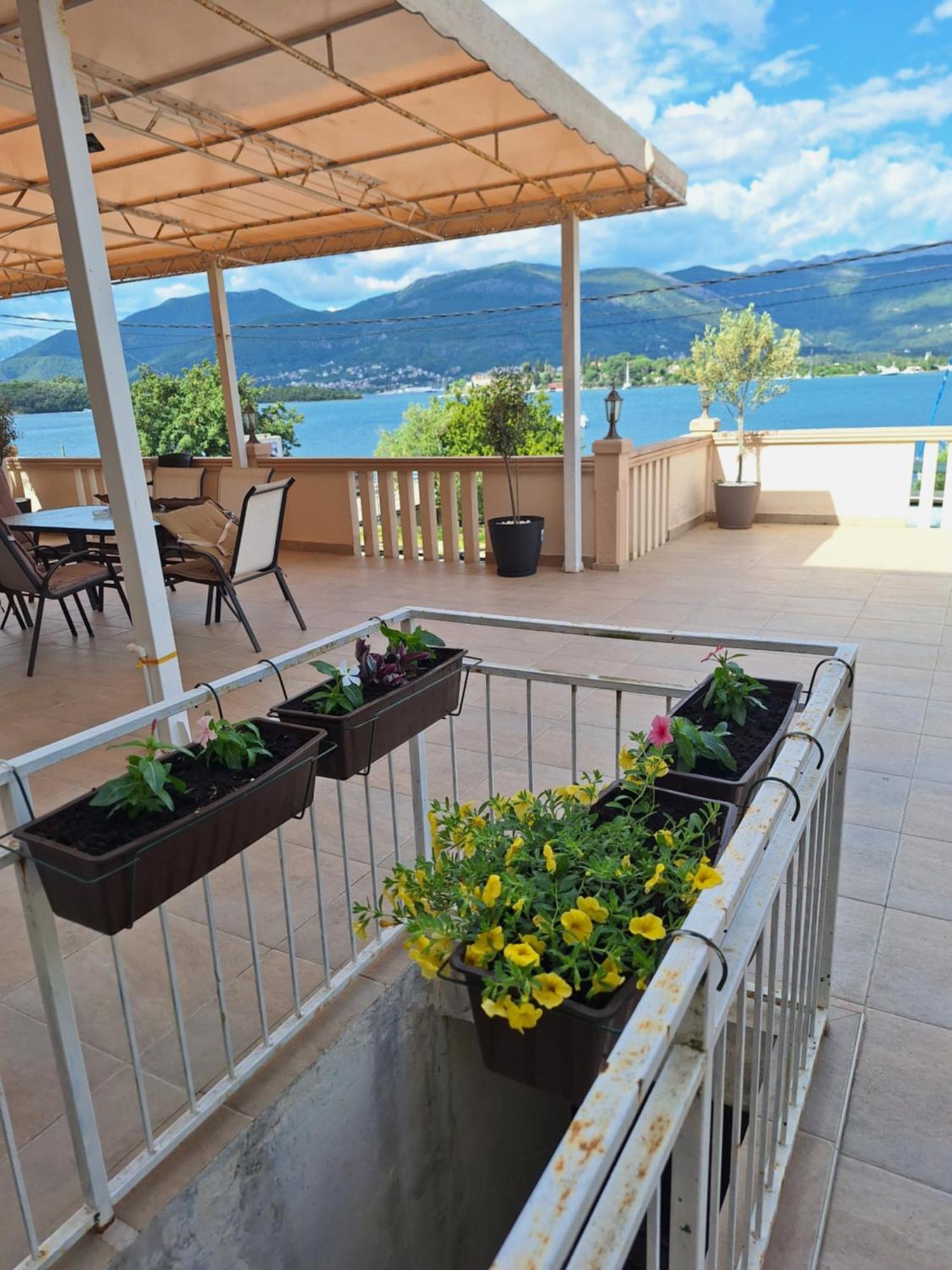 Apartments Klakor Ps Tivat Eksteriør bilde
