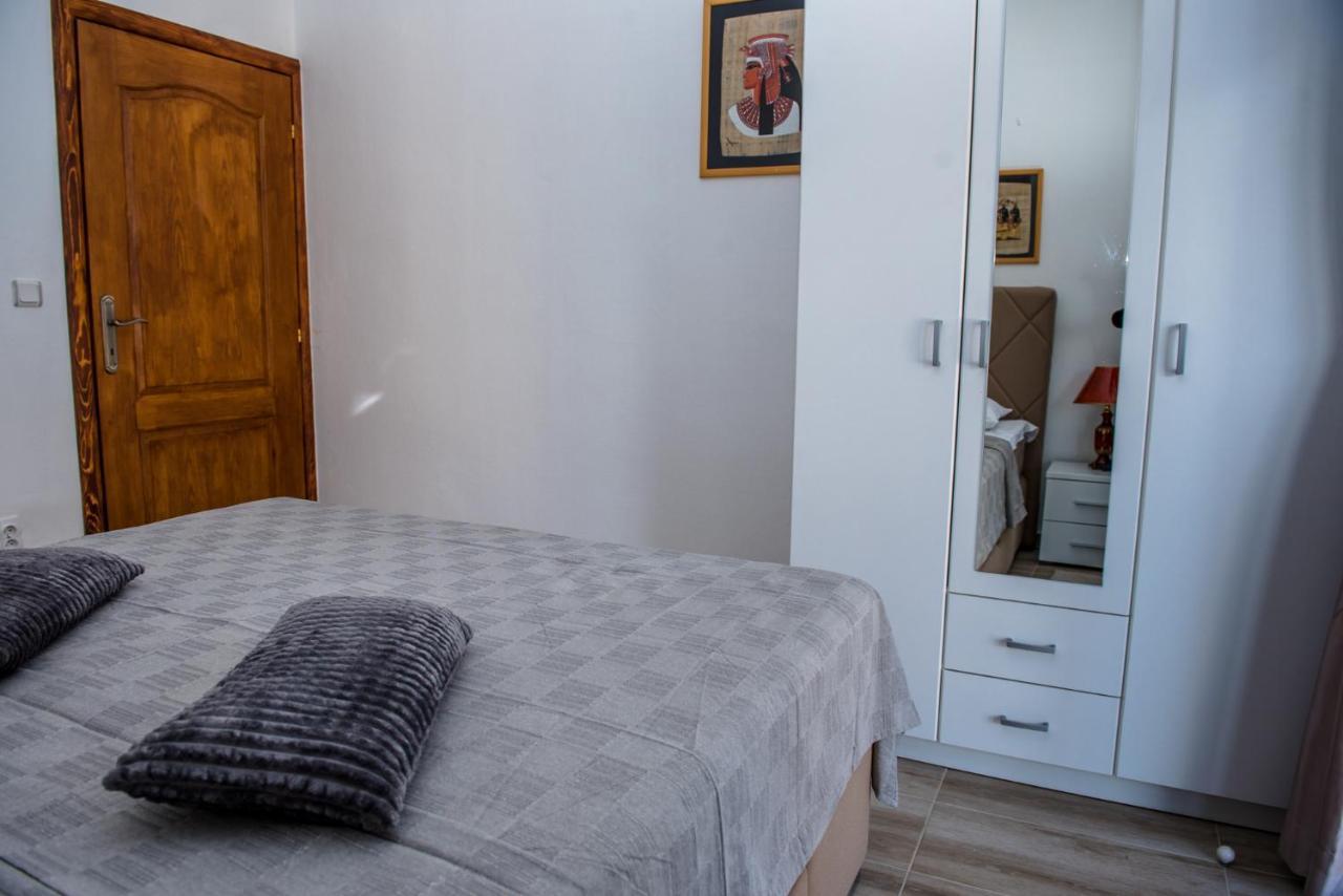Apartments Klakor Ps Tivat Eksteriør bilde