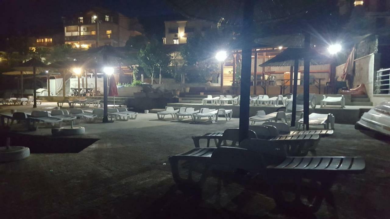 Apartments Klakor Ps Tivat Eksteriør bilde